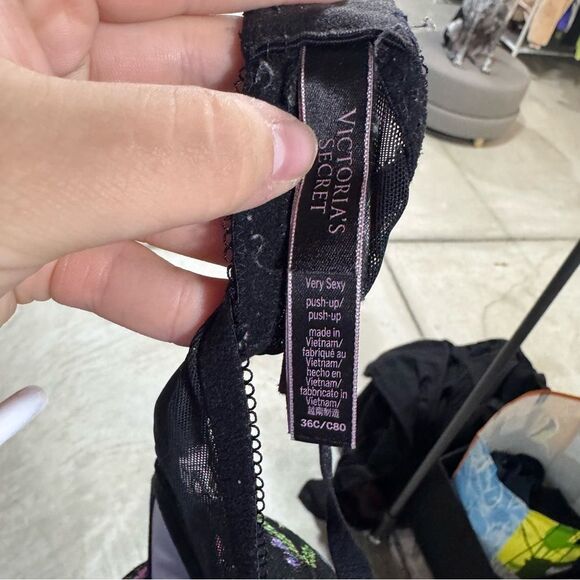 Victoria's Secret 36C Black Floral Embroidered Very Sexy Push Up Bra - Picture 4 of 4